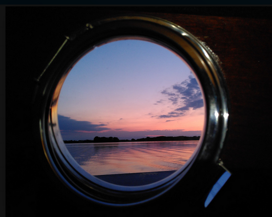 Sonnenuntergang_Bullauge_Leben_auf_dem_Boot